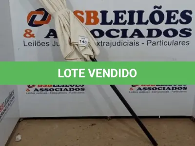 LOTE 143 - 01 GUARDA SOL. (NO ESTADO EM QUE SE ENCONTRA. SUJEITO A AVARIAS OCULTAS/VISÍVEIS.) BJ7374W