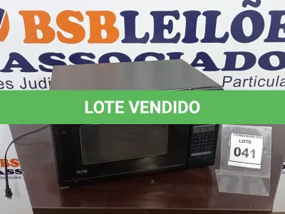 LOTE 041 - 01 MICROONDAS TURNTABLEA 110V V9427T. (NO ESTADO EM QUE SE ENCONTRA. SUJEITO A AVARIAS OCULTAS/VISÍVEIS.)