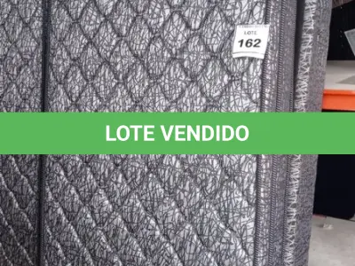 LOTE 162 - 01 COLCHÃO SOLTEIRO COM BASE 1,88CM X 0,88CM. (NO ESTADO EM QUE SE ENCONTRA. SUJEITO A AVARIAS OCULTAS/VISÍVEIS.) BJ7219W