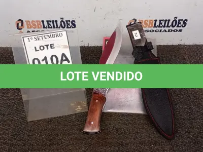 LOTE 010 - 01 FACA IMPORTADA AÇO INOXIDÁVEL CABO EM MADEIRA COM DETALHE DE ESCORPIÃO NA GUARDA  FULL TANG BAINHA DE NYLON TAMANHO TOTAL 32CM PESO 390G JÁ AFIADA  . (NO ESTADO) ATENÇÃO! FAZER A VISITAÇÃO ANTES DE ARREMATAR, NÃO SABEMOS SE FUNCIONA, LEILÃO NÃO TEM GARANTIA E NEM DEVOLUÇÃO, SUJEITO A POSSÍVEIS AVARIAS VISÍVEIS/OCULTAS E/OU AUSÊNCIA DE COMPONENTES.