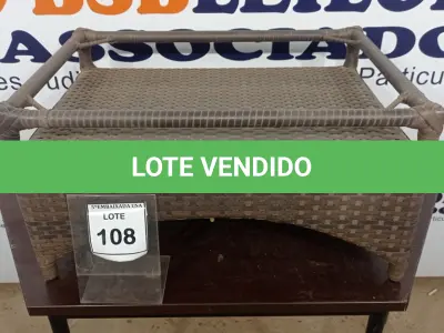 LOTE 108 - 01 MESINHA DE CENTRO DE JARDIM. (NO ESTADO EM QUE SE ENCONTRA. SUJEITO A AVARIAS OCULTAS/VISÍVEIS.) AV9405L