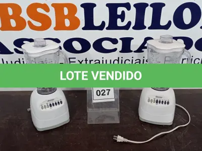 LOTE 027 - 02 LIQUIDIFICADORES OSTERIZER 110V. (NO ESTADO EM QUE SE ENCONTRA. SUJEITO A AVARIAS OCULTAS/VISÍVEIS.)