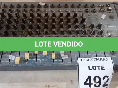 LOTE 492 - 01 MESA DE SOM. ANALÓGICA MARCA STANER MODELO 12-2S (NO ESTADO) ATENÇÃO! FAZER A VISITAÇÃO ANTES DE ARREMATAR, NÃO SABEMOS SE FUNCIONA, LEILÃO NÃO TEM GARANTIA E NEM DEVOLUÇÃO, SUJEITO A POSSÍVEIS AVARIAS VISÍVEIS/OCULTAS E/OU AUSÊNCIA DE COMPONENTES.