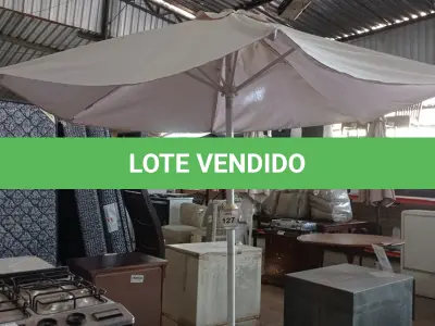 LOTE 127 - 01 GUARDA SOL. (NO ESTADO EM QUE SE ENCONTRA. SUJEITO A AVARIAS OCULTAS/VISÍVEIS.) BH1648H