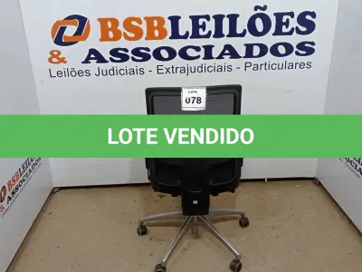 LOTE 078 - 01 CADEIRA DE ESCRITÓRIO. (NO ESTADO EM QUE SE ENCONTRA. SUJEITO A AVARIAS OCULTAS/VISÍVEIS.) AU2462D