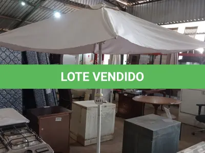 LOTE 127 - 01 GUARDA SOL. (NO ESTADO EM QUE SE ENCONTRA. SUJEITO A AVARIAS OCULTAS/VISÍVEIS.) BH1648H