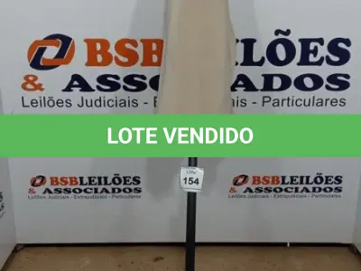 LOTE 154 - 01 GUARDA SOL. (NO ESTADO EM QUE SE ENCONTRA. SUJEITO A AVARIAS OCULTAS/VISÍVEIS.) BJ7366C