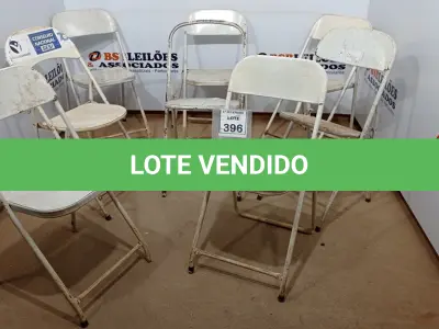LOTE 396 - 08 CADEIRAS DE FERRO DOBRÁVEL. (NO ESTADO) ATENÇÃO! FAZER A VISITAÇÃO ANTES DE ARREMATAR, NÃO SABEMOS SE FUNCIONA. LEILÃO NÃO TEM GARANTIA E NEM DEVOLUÇÃO, SUJEITO A POSSÍVEIS AVARIAS VISÍVEIS/OCULTAS E/OU AUSÊNCIA DE COMPONENTES.
