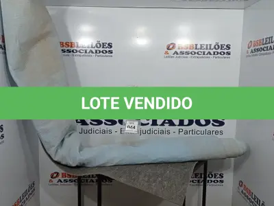 LOTE 044 - 01 CARPETE AZUL E CINZA. (NO ESTADO EM QUE SE ENCONTRA. SUJEITO A AVARIAS OCULTAS/VISÍVEIS.)