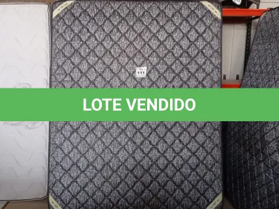 LOTE 111 - 01 COLCHÃO DE CASAL COM BASES 1,98CM X 1,58CM. (NO ESTADO EM QUE SE ENCONTRA. SUJEITO A AVARIAS OCULTAS/VISÍVEIS.) BJ7226S