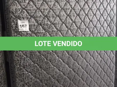LOTE 167 - 01 COLCHÃO DE CASAL COM BASES 1,98CM X 1,58CM. (NO ESTADO EM QUE SE ENCONTRA. SUJEITO A AVARIAS OCULTAS/VISÍVEIS.) AU1900V