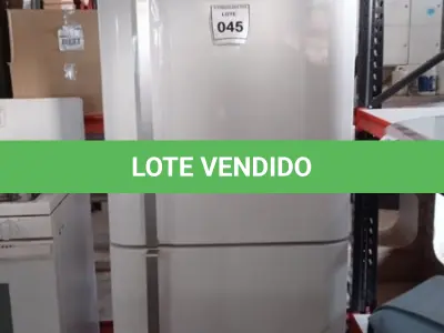 LOTE 045 - 01 GELADEIRA ELECTROLUX 220V. (NO ESTADO EM QUE SE ENCONTRA. SUJEITO A AVARIAS OCULTAS/VISÍVEIS.) BF8676R