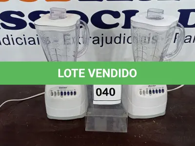 LOTE 040 - 02 LIQUIDIFICADORES OSTERRIZER 110V. (NO ESTADO EM QUE SE ENCONTRA. SUJEITO A AVARIAS OCULTAS/VISÍVEIS.) 