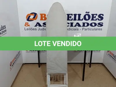 LOTE 100 - 01 TÁBUA DE PASSAR ROUPAS. (NO ESTADO EM QUE SE ENCONTRA. SUJEITO A AVARIAS OCULTAS/VISÍVEIS.)