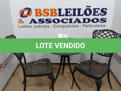 LOTE 048 - 02 CADEIRAS DE JARDIM E 01 MESA DE JARDIM AV9897R /AV9897W/ AV9897V