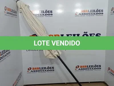 LOTE 143 - 01 GUARDA SOL. (NO ESTADO EM QUE SE ENCONTRA. SUJEITO A AVARIAS OCULTAS/VISÍVEIS.) BJ7374W