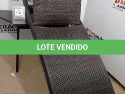LOTE 137 - 01 ESPREGUIÇADEIRA. (NO ESTADO EM QUE SE ENCONTRA. SUJEITO A AVARIAS OCULTAS/VISÍVEIS.) BJ7365W