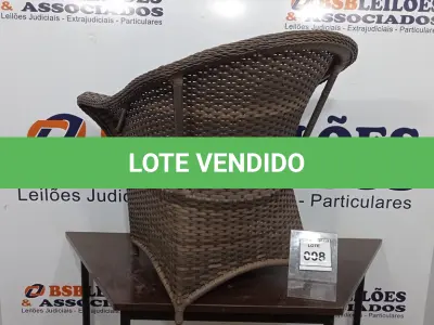 LOTE 008 - 01 CADEIRA DE JARDIM. (NO ESTADO EM QUE SE ENCONTRA. SUJEITO A AVARIAS OCULTAS/VISÍVEIS.) BF8719E
