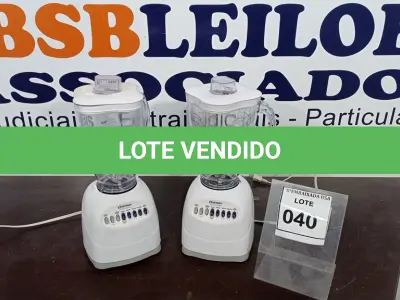 LOTE 040 - 02 LIQUIDIFICADORES OSTERRIZER 110V. (NO ESTADO EM QUE SE ENCONTRA. SUJEITO A AVARIAS OCULTAS/VISÍVEIS.) 