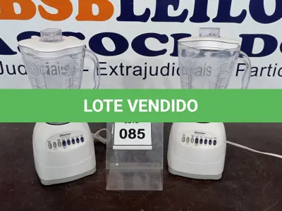 LOTE 085 - 02 LIQUIDIFICADORES OSTERRIZER 110V. (NO ESTADO EM QUE SE ENCONTRA. SUJEITO A AVARIAS OCULTAS/VISÍVEIS.) 