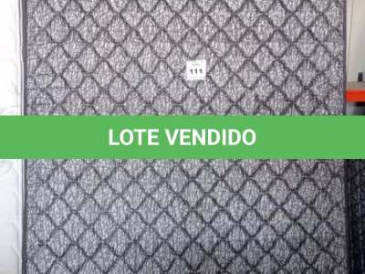 LOTE 111 - 01 COLCHÃO DE CASAL COM BASES 1,98CM X 1,58CM. (NO ESTADO EM QUE SE ENCONTRA. SUJEITO A AVARIAS OCULTAS/VISÍVEIS.) BJ7226S