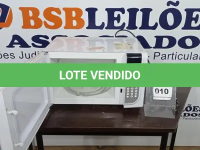 LOTE 010 - 01 MICROONDAS ELECTROLUX 220V. (NO ESTADO EM QUE SE ENCONTRA. SUJEITO A AVARIAS OCULTAS/VISÍVEIS.) BH1531N