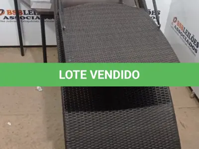 LOTE 137 - 01 ESPREGUIÇADEIRA. (NO ESTADO EM QUE SE ENCONTRA. SUJEITO A AVARIAS OCULTAS/VISÍVEIS.) BJ7365W
