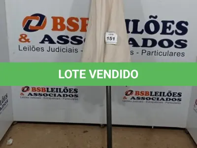 LOTE 151 - 01 GUARDA SOL. (NO ESTADO EM QUE SE ENCONTRA. SUJEITO A AVARIAS OCULTAS/VISÍVEIS.) BJ7455S
