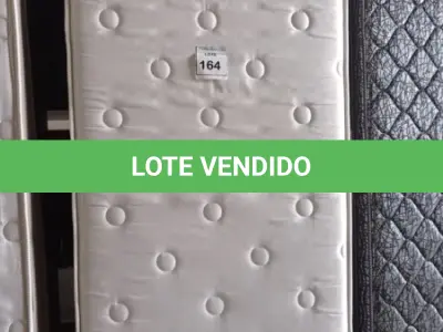 LOTE 164 - 01 COLCHÃO SOLTEIRO COM BASE 1,88CM X 0,88CM. (NO ESTADO EM QUE SE ENCONTRA. SUJEITO A AVARIAS OCULTAS/VISÍVEIS.) BJ7495P