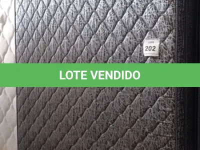 LOTE 202 - 01 COLCHÃO DE CASAL COM BASES 1.98  1.58CM. (NO ESTADO EM QUE SE ENCONTRA. SUJEITO A AVARIAS OCULTAS/VISÍVEIS.) AU1900K