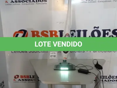 LOTE 016 - 01   ASPIRADOR DE PÓ VERTICAL OSTER SEM FIO WHITE DUO CLEAN 2 EM 1, BATERIA, BRANCO, OASP645 (NO ESTADO, NÃO SABEMOS SE FUNCIONA. LEILÃO NÃO TEM GARANTIA E NEM DEVOLUÇÃO, SUJEITO A POSSÍVEIS AVARIAS VISÍVEIS/OCULTAS E/OU AUSÊNCIA DE COMPONENTES)