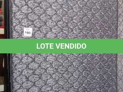 LOTE 180 - 01 COLCHÃO DE CASAL COM BASES 1,98CM X 1,58CM. (NO ESTADO EM QUE SE ENCONTRA. SUJEITO A AVARIAS OCULTAS/VISÍVEIS.) AU1905N