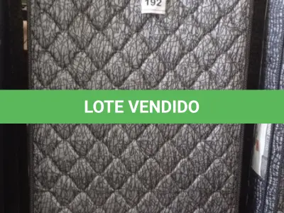 LOTE 192 - 01 COLCHÃO SOLTEIRO COM BASE 1,88CM X 0,88CM. (NO ESTADO EM QUE SE ENCONTRA. SUJEITO A AVARIAS OCULTAS/VISÍVEIS.) BJ7222M