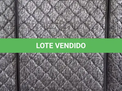 LOTE 172 - 01 COLCHÃO SOLTEIRO COM BASE 1,88CM X 0,88CM. (NO ESTADO EM QUE SE ENCONTRA. SUJEITO A AVARIAS OCULTAS/VISÍVEIS.) BJ7215X
