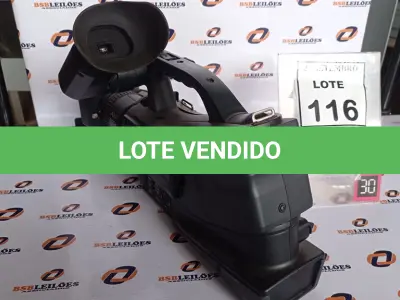 LOTE 116 - 01 FILMADORA PROFISSIONAL PANASONIC MODELO DVC20P. (NO ESTADO) ATENÇÃO! FAZER A VISITAÇÃO ANTES DE ARREMATAR, NÃO SABEMOS SE FUNCIONA, LEILÃO NÃO TEM GARANTIA E NEM DEVOLUÇÃO, SUJEITO A POSSÍVEIS AVARIAS VISÍVEIS/OCULTAS E/OU AUSÊNCIA DE COMPONENTES.