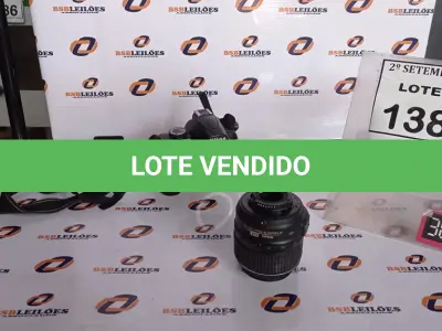 LOTE 138 - 01 MÁQUINA FOTOGRÁFICA DIGITAL MARCA NIKON MARCA D3000. (NO ESTADO) ATENÇÃO! FAZER A VISITAÇÃO ANTES DE ARREMATAR, NÃO SABEMOS SE FUNCIONA, LEILÃO NÃO TEM GARANTIA E NEM DEVOLUÇÃO, SUJEITO A POSSÍVEIS AVARIAS VISÍVEIS/OCULTAS E/OU AUSÊNCIA DE COMPONENTES.