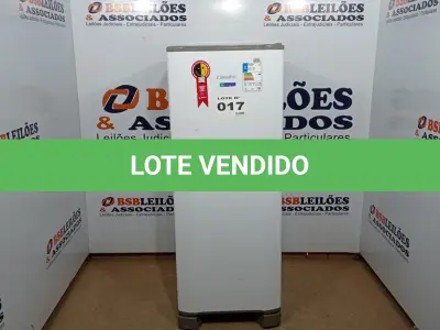LOTE 017 - 01  GELADEIRA ESMALTEC 245L CYCLE DEFROST INVERTER ROC31 PRO - 220VOLTS (NO ESTADO, NÃO SABEMOS SE FUNCIONA. LEILÃO NÃO TEM GARANTIA E NEM DEVOLUÇÃO, SUJEITO A POSSÍVEIS AVARIAS VISÍVEIS/OCULTAS E/OU AUSÊNCIA DE COMPONENTES)