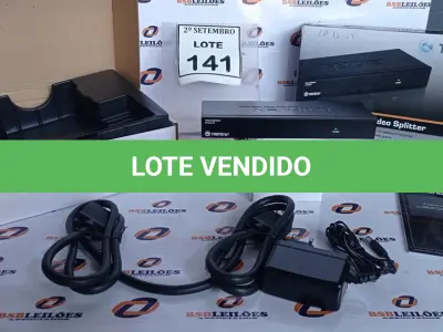 LOTE 141 - 01 DIVISOR DE VÍDEO EMPILHÁVEL DE 04 PORTAS. (NO ESTADO) ATENÇÃO! FAZER A VISITAÇÃO ANTES DE ARREMATAR, NÃO SABEMOS SE FUNCIONA, LEILÃO NÃO TEM GARANTIA E NEM DEVOLUÇÃO, SUJEITO A POSSÍVEIS AVARIAS VISÍVEIS/OCULTAS E/OU AUSÊNCIA DE COMPONENTES.