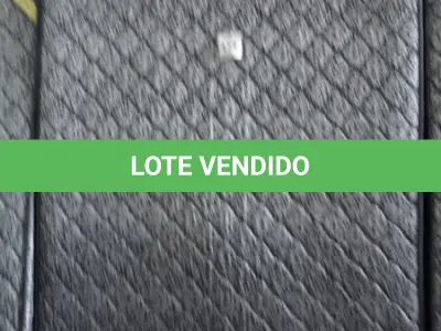 LOTE 171 - 01 COLCHÃO DE CASAL COM BASES 1,98CM X 1,58CM. (NO ESTADO EM QUE SE ENCONTRA. SUJEITO A AVARIAS OCULTAS/VISÍVEIS.) AU1898S