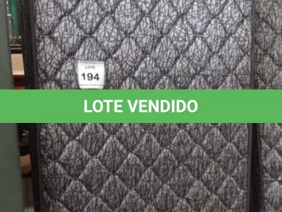 LOTE 194 - 01 COLCHÃO SOLTEIRO COM BASE 1,88CM X 0,88CM. (NO ESTADO EM QUE SE ENCONTRA. SUJEITO A AVARIAS OCULTAS/VISÍVEIS.) BJ7216N