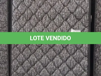 LOTE 153 - 01 COLCHÃO SOLTEIRO COM BASE 1,88CM X 0,88CM. (NO ESTADO EM QUE SE ENCONTRA. SUJEITO A AVARIAS OCULTAS/VISÍVEIS.) BJ7221G