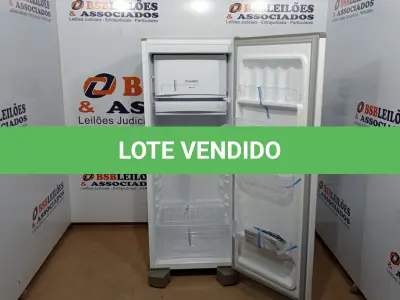LOTE 017 - 01  GELADEIRA ESMALTEC 245L CYCLE DEFROST INVERTER ROC31 PRO - 220VOLTS (NO ESTADO, NÃO SABEMOS SE FUNCIONA. LEILÃO NÃO TEM GARANTIA E NEM DEVOLUÇÃO, SUJEITO A POSSÍVEIS AVARIAS VISÍVEIS/OCULTAS E/OU AUSÊNCIA DE COMPONENTES)