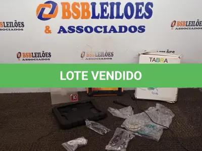 LOTE 009 - 01 TABLET QAV 801 8GB MARCA TABRA. (NO ESTADO) ATENÇÃO! FAZER A VISITAÇÃO ANTES DE ARREMATAR, NÃO SABEMOS SE FUNCIONA, LEILÃO NÃO TEM GARANTIA E NEM DEVOLUÇÃO, SUJEITO A POSSÍVEIS AVARIAS VISÍVEIS/OCULTAS E/OU AUSÊNCIA DE COMPONENTES.