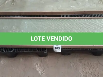 LOTE 183 - 02 VIDROS TEMPERADOS 2,20CM X 0,47CM. 0,8MM. (NO ESTADO EM QUE SE ENCONTRA. SUJEITO A AVARIAS OCULTAS/VISÍVEIS.)