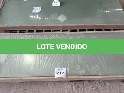 LOTE 217 - 03 VIDROS TEMPERADOS 1,50CM X 0,46CM. 0,8MM. (NO ESTADO EM QUE SE ENCONTRA. SUJEITO A AVARIAS OCULTAS/VISÍVEIS.)