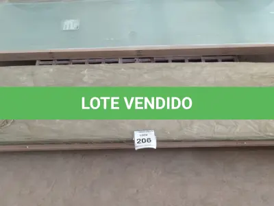 LOTE 206 - 02 VIDROS TEMPERADOS 2,20CM X 0,47CM .0,8MM. (NO ESTADO EM QUE SE ENCONTRA. SUJEITO A AVARIAS OCULTAS/VISÍVEIS.)