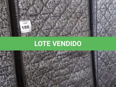 LOTE 188 - 01 COLCHÃO SOLTEIRO COM BASE 1,88CM X 0,88CM. (NO ESTADO EM QUE SE ENCONTRA. SUJEITO A AVARIAS OCULTAS/VISÍVEIS.) AU2472U