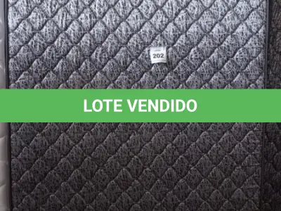 LOTE 202 - 01 COLCHÃO DE CASAL COM BASES 1.98  1.58CM. (NO ESTADO EM QUE SE ENCONTRA. SUJEITO A AVARIAS OCULTAS/VISÍVEIS.) AU1900K