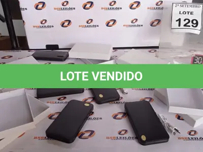 LOTE 129 - 05 BATERIAS EXTERNAS. (NO ESTADO) ATENÇÃO! FAZER A VISITAÇÃO ANTES DE ARREMATAR, NÃO SABEMOS SE FUNCIONA, LEILÃO NÃO TEM GARANTIA E NEM DEVOLUÇÃO, SUJEITO A POSSÍVEIS AVARIAS VISÍVEIS/OCULTAS E/OU AUSÊNCIA DE COMPONENTES.