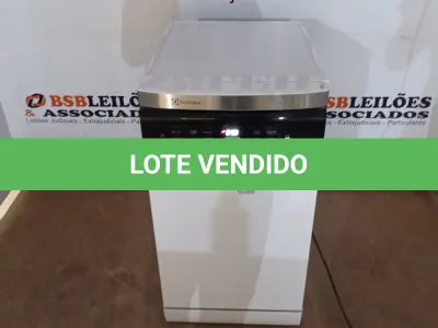 LOTE 003 - 01 LAVA-LOUÇAS ELECTROLUX LL10B 10 SERVIÇOS 220VOLTS (NO ESTADO, NÃO SABEMOS SE FUNCIONA. LEILÃO NÃO TEM GARANTIA E NEM DEVOLUÇÃO, SUJEITO A POSSÍVEIS AVARIAS VISÍVEIS/OCULTAS E/OU AUSÊNCIA DE COMPONENTES)